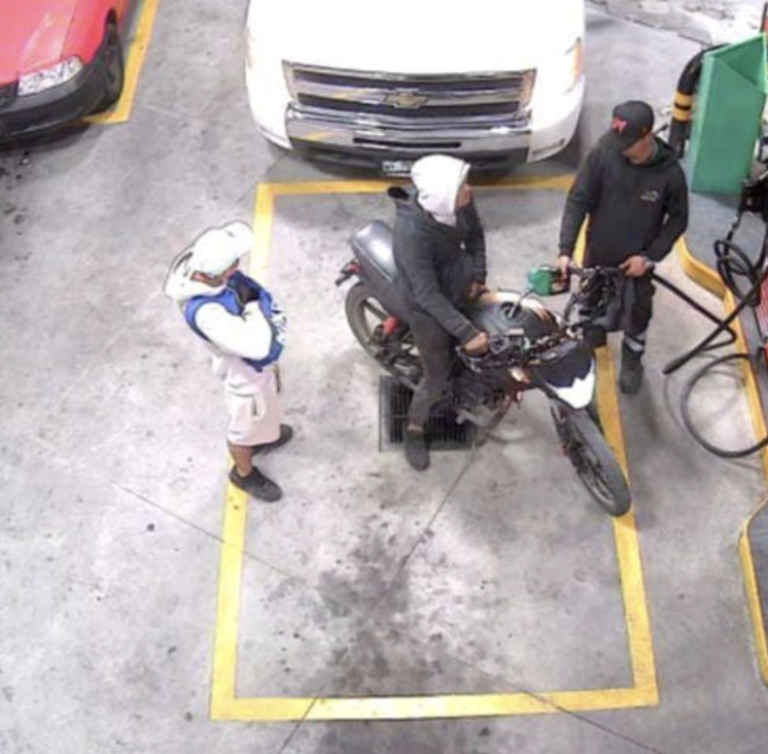 Atracan hombres armados gasolinera en Tepeyanco